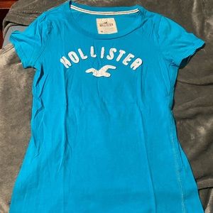 Hollister T shirt